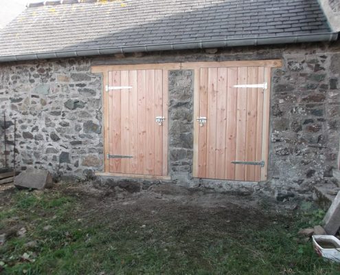 Porte en bois rénovée