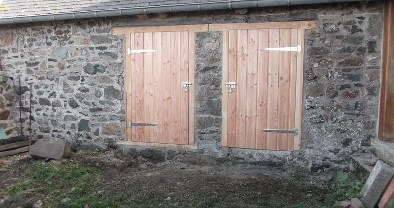 Porte en bois rénovée