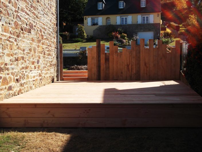 TERRASSE EN BOIS ET TRAVERSES